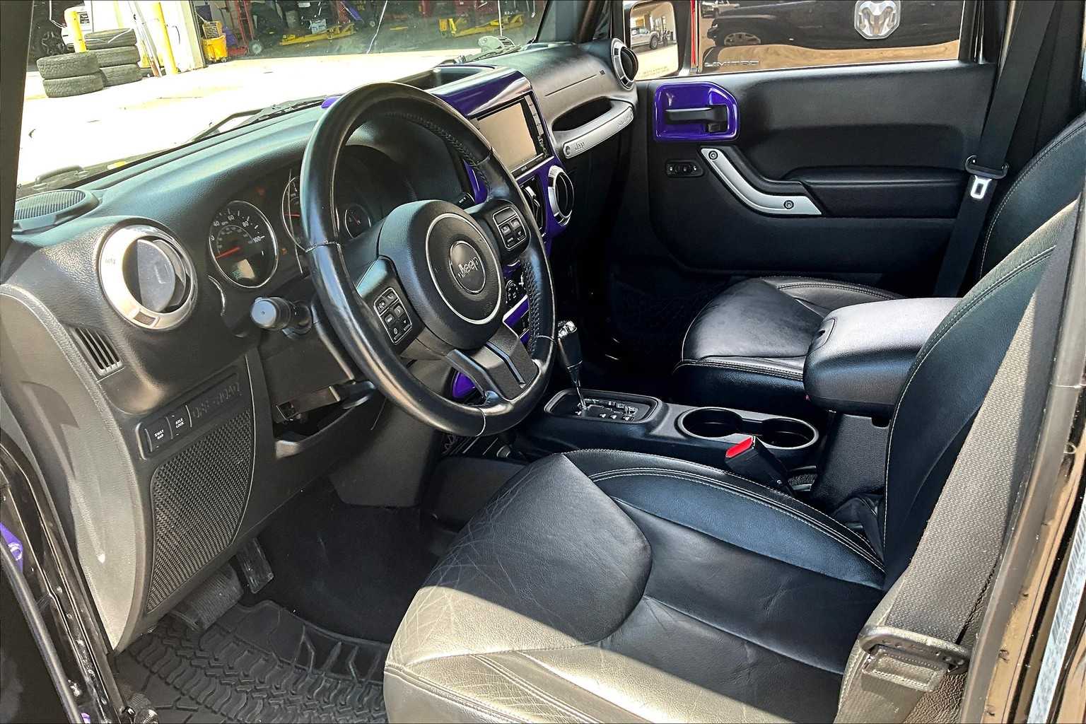 2015 Jeep Wrangler Unlimited Rubicon photo 16