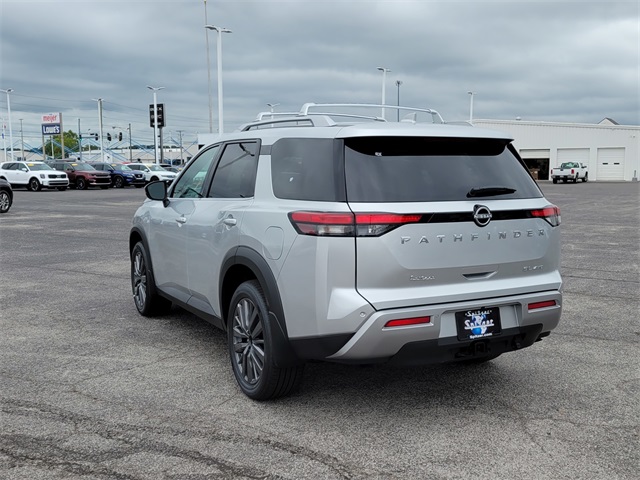 2025 Nissan Pathfinder SL photo 2