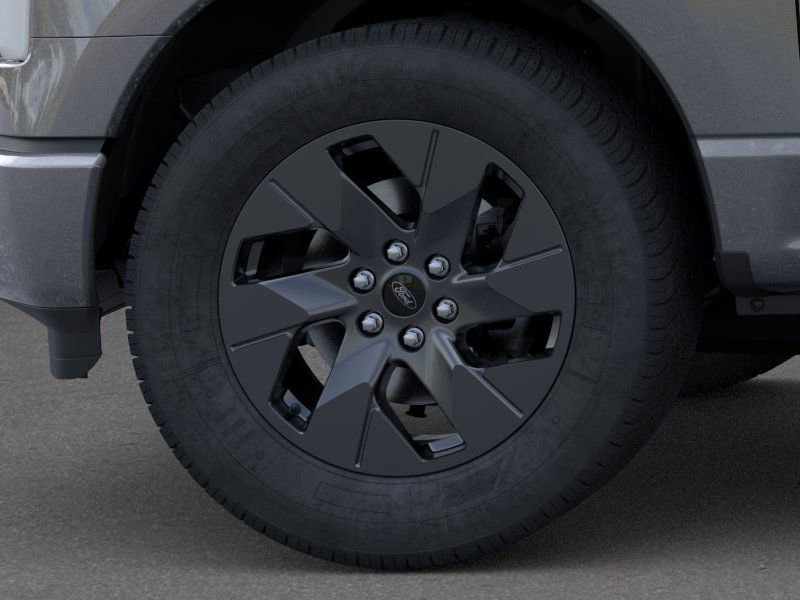 2025 Ford F-150 Lightning photo 18