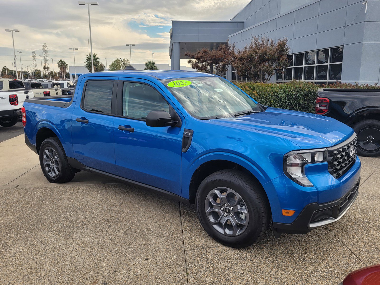 2025 Ford Maverick XLT's photo