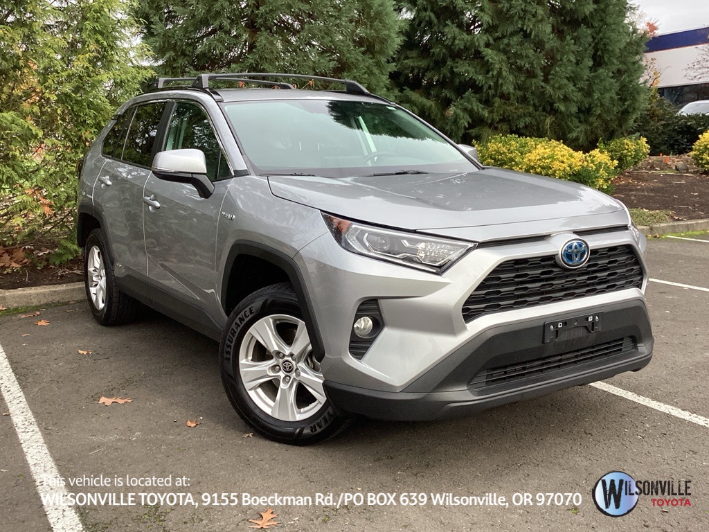2021 Toyota RAV4 XLE's photo