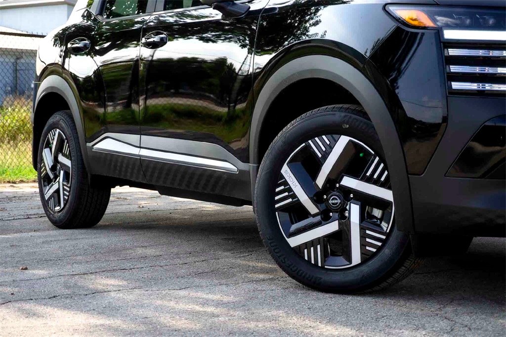 2026 Nissan Kicks SV photo 2