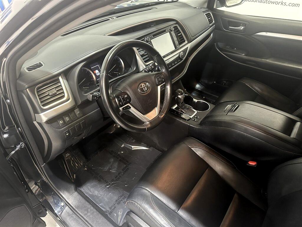 2018 Toyota Highlander XLE photo 16