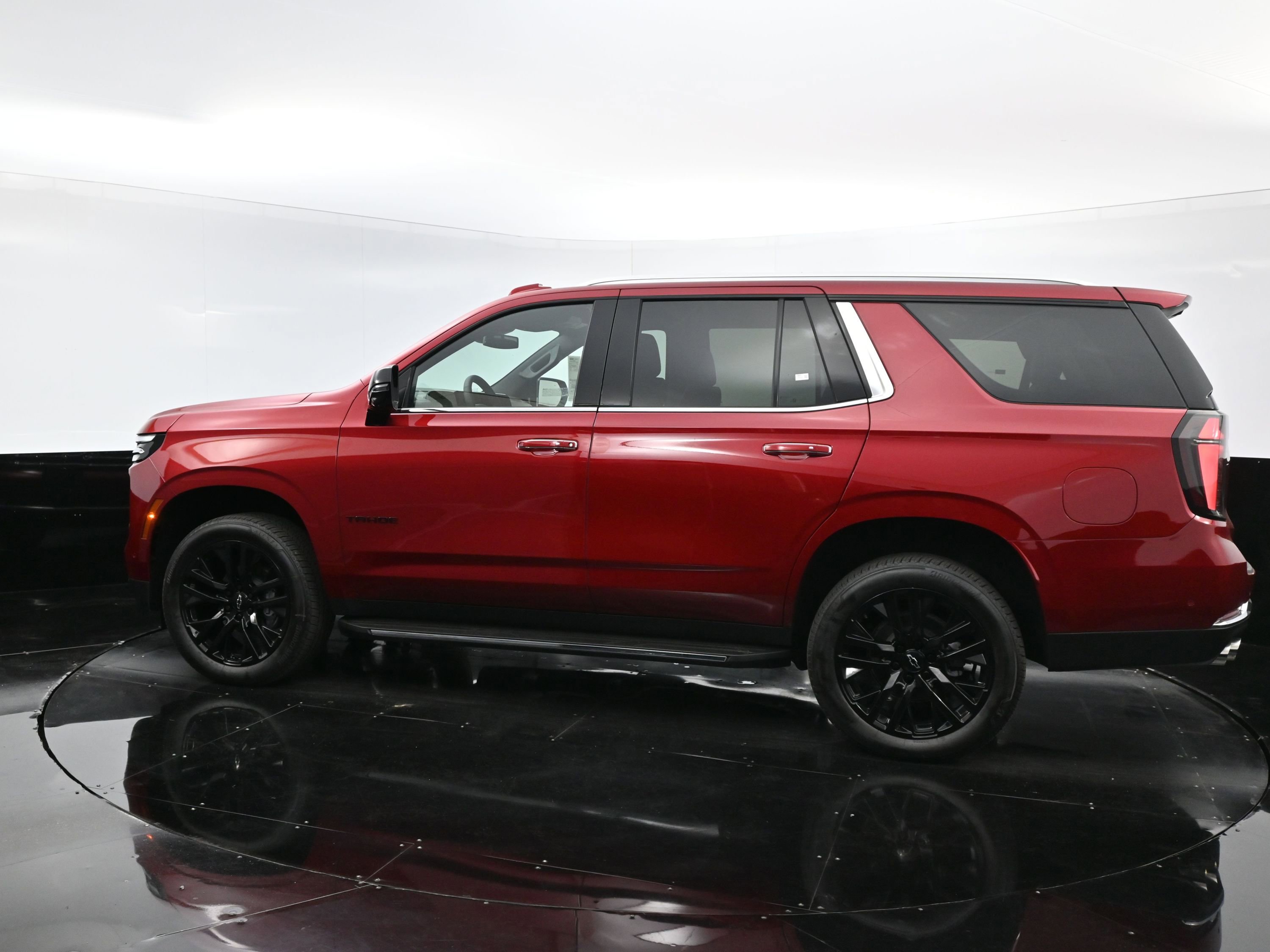 2025 Chevrolet Tahoe Premier photo 4