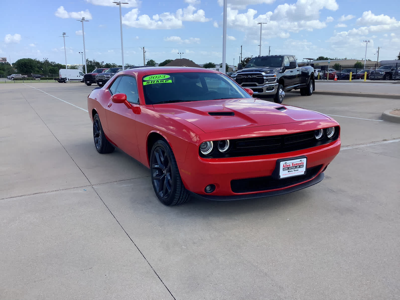 2023 Dodge Challenger SXT photo 4