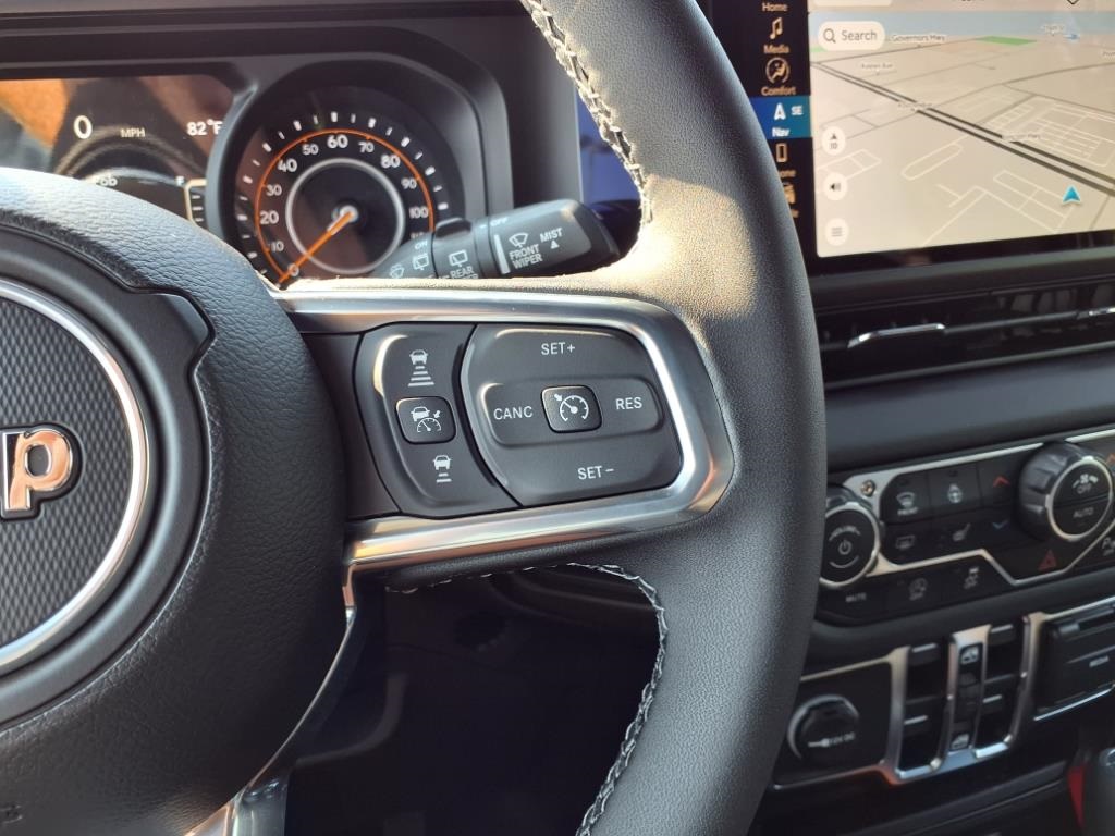2025 Jeep Wrangler Sahara photo 12