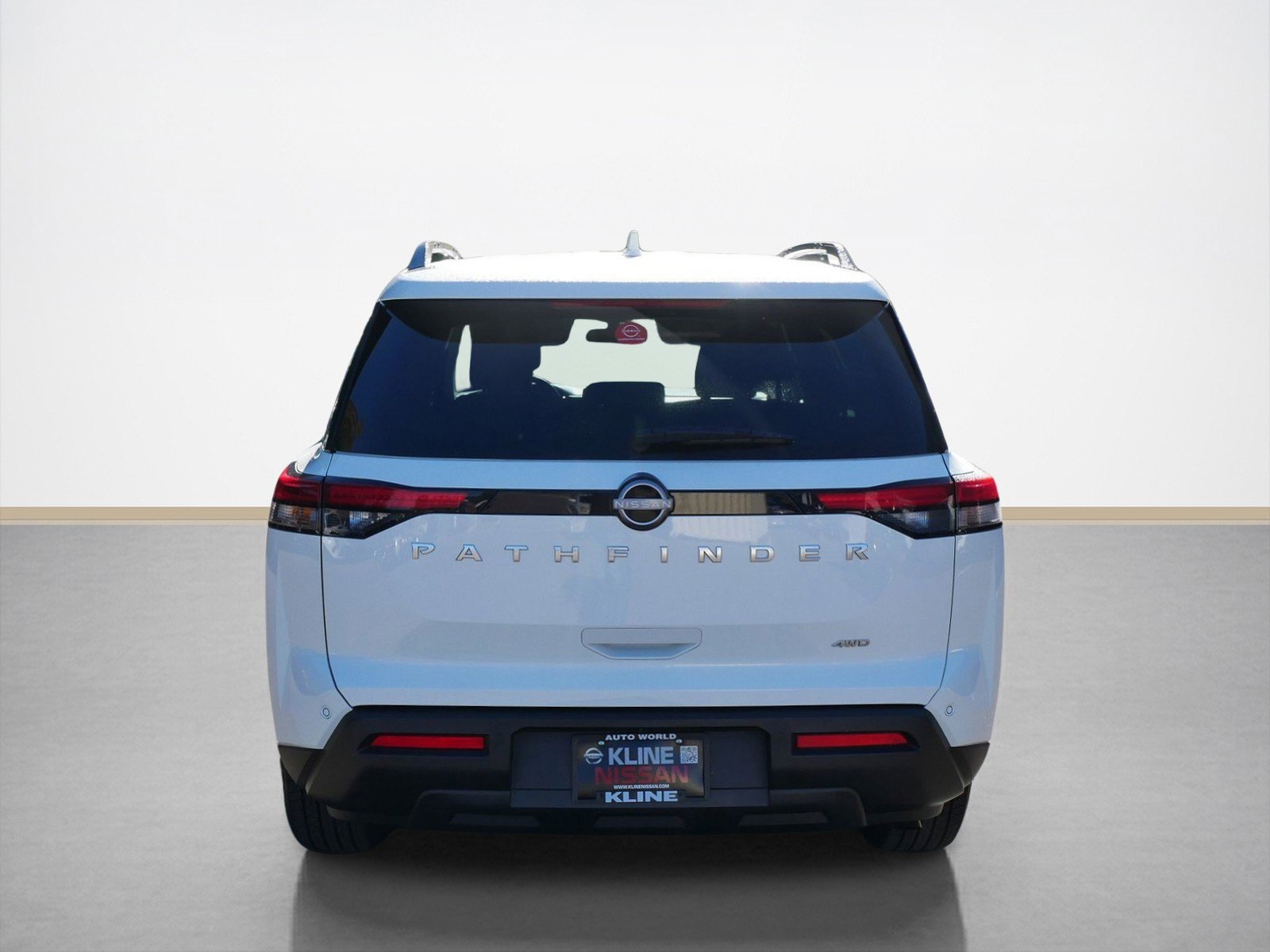 2025 Nissan Pathfinder SV photo 4