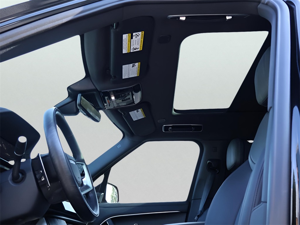 2025 Land Rover Range Rover SE photo 30
