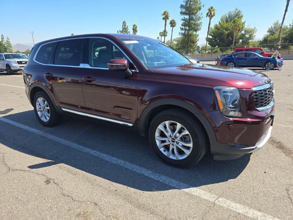 2022 Kia Telluride LX photo 3