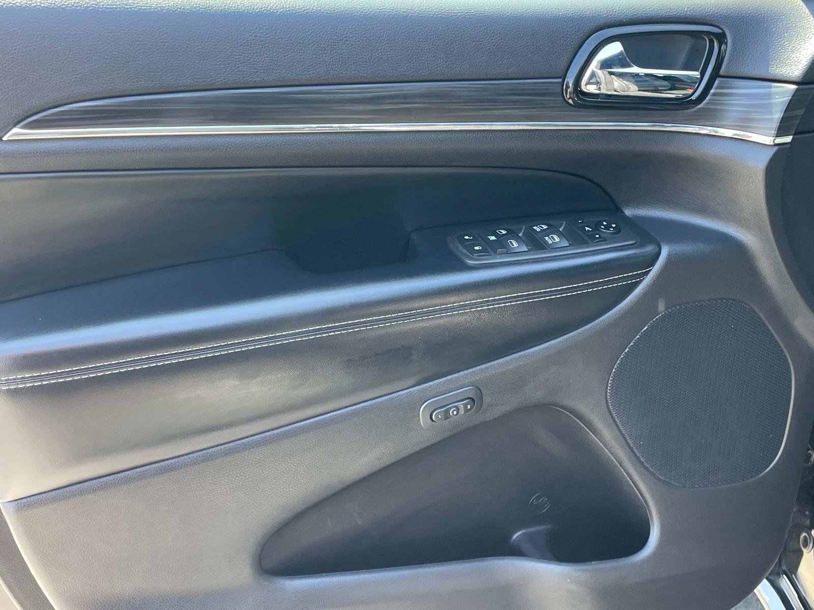 2021 Jeep Grand Cherokee Anniversary Edition photo 22
