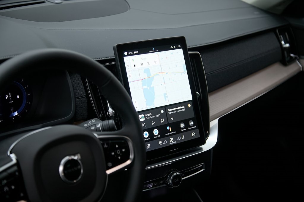 2025 VOLVO XC90 - Image 13