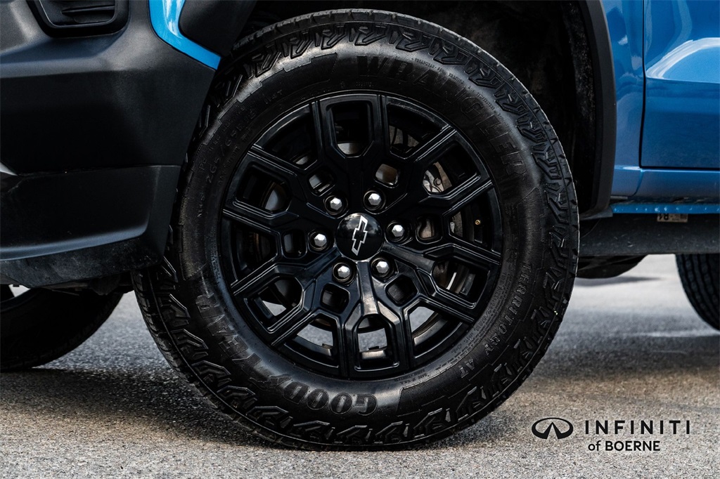 2024 Chevrolet Colorado Trail Boss photo 3