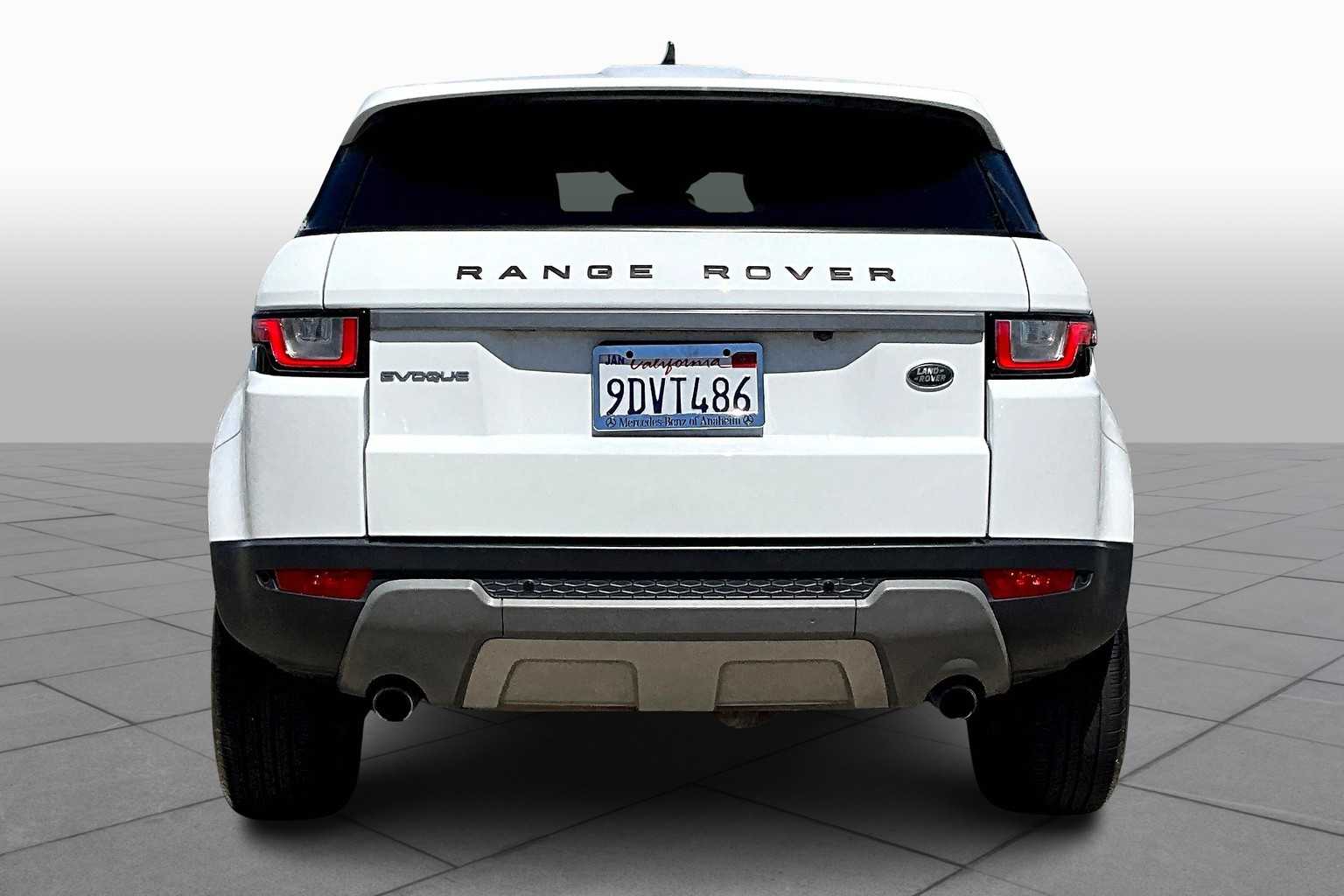 2019 Land Rover Range Rover Evoque SE photo 4