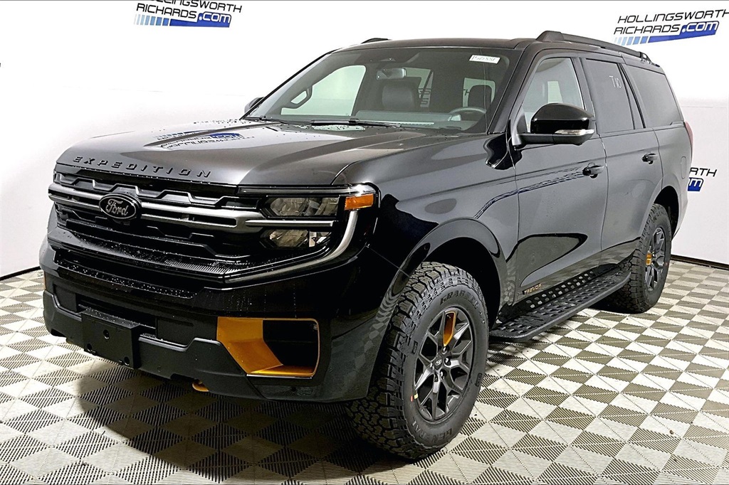 2025 Ford Expedition Tremor's photo