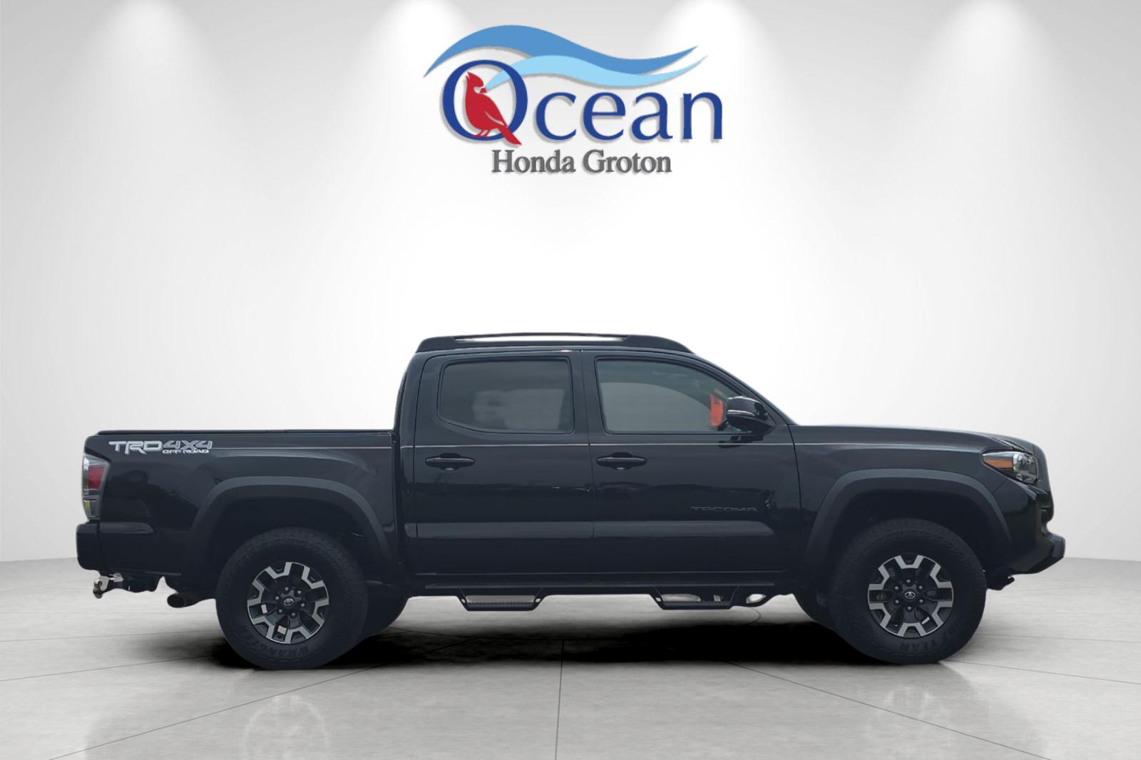 2022 Toyota Tacoma TRD Off-Road photo 2