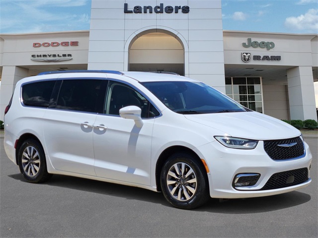 2021 Chrysler Pacifica Hybrid Touring L photo 2
