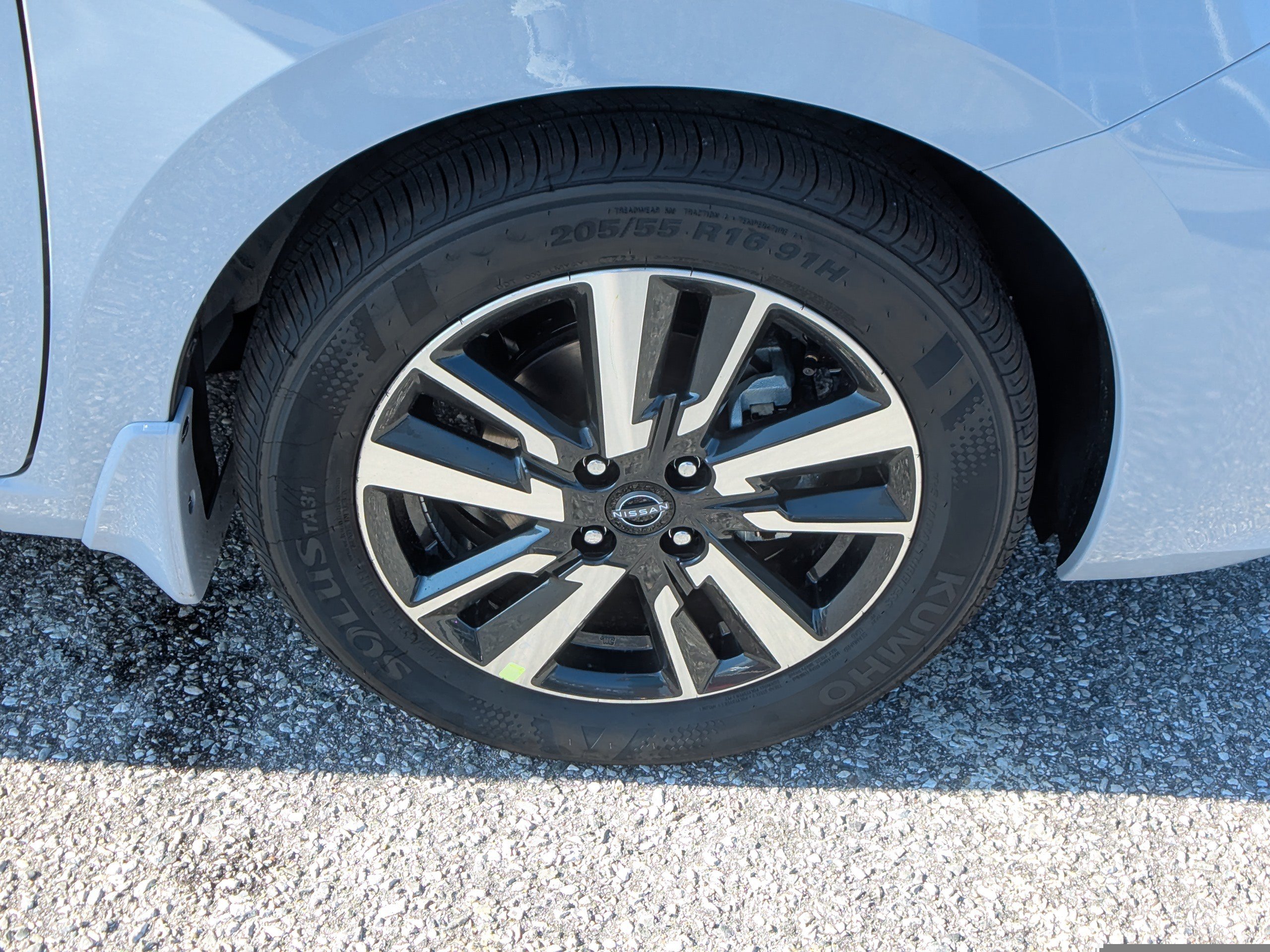 2025 Nissan Versa 1.6 SV photo 24