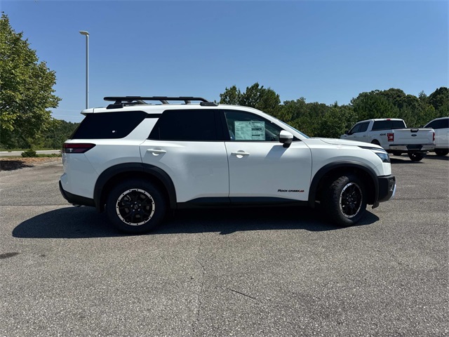 2025 Nissan Pathfinder Rock Creek photo 3