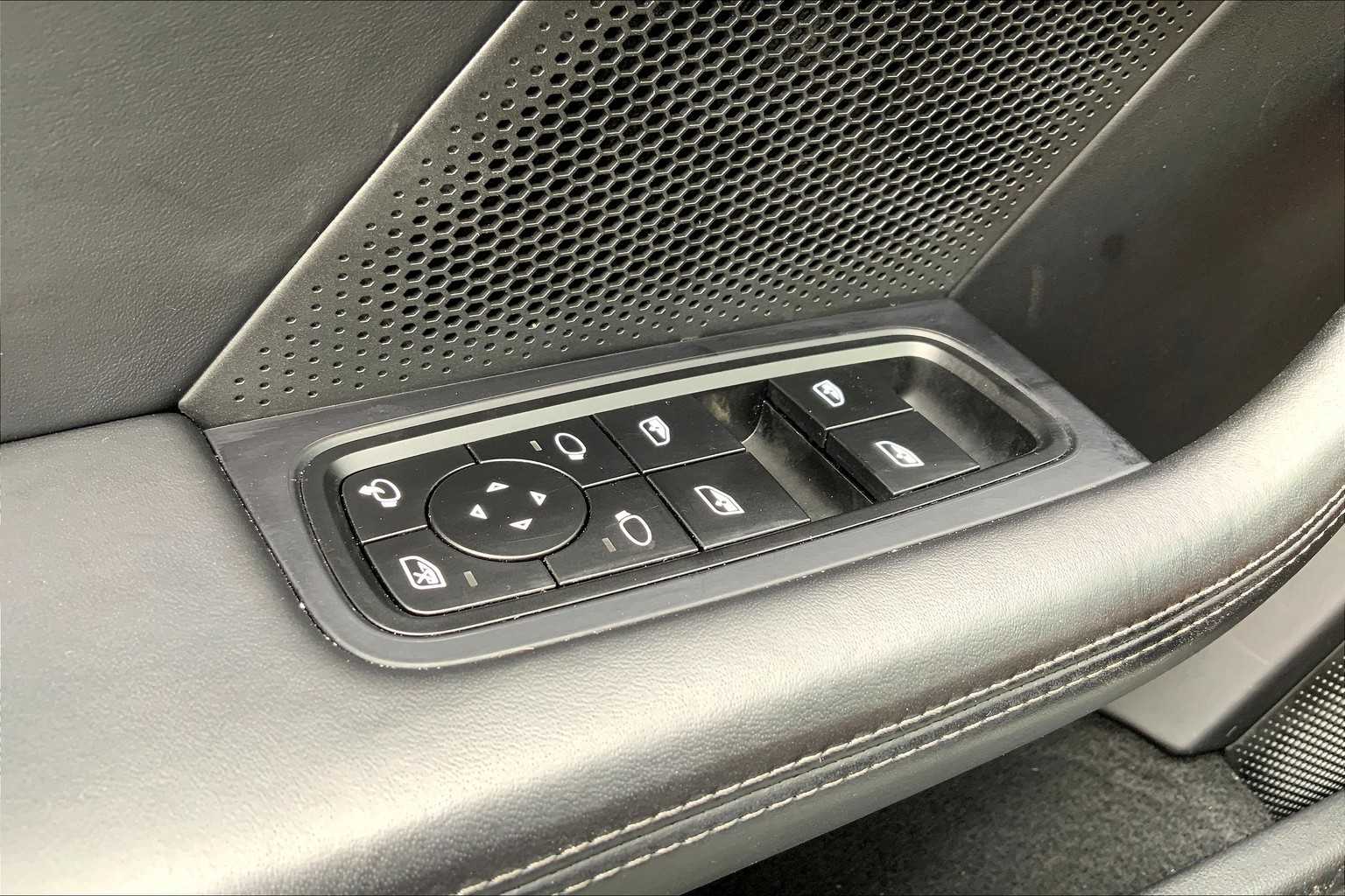 2022 Porsche Taycan GTS photo 29
