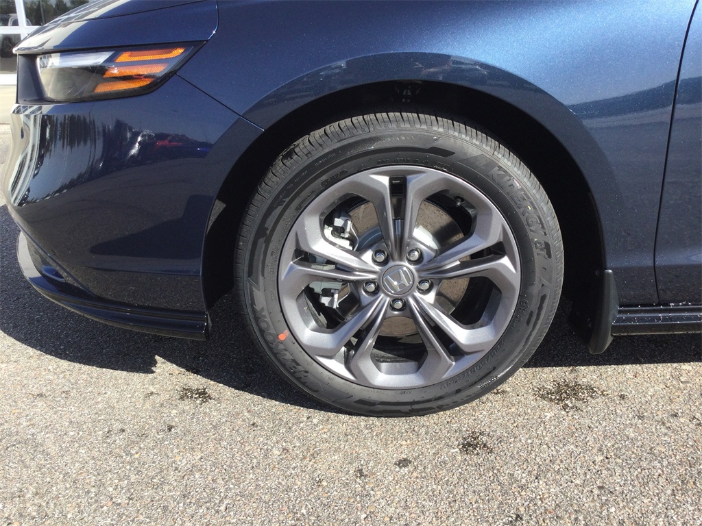 2025 Honda Accord Hybrid EX-L photo 11