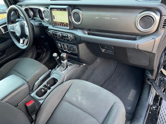 2023 Jeep Gladiator Overland photo 16