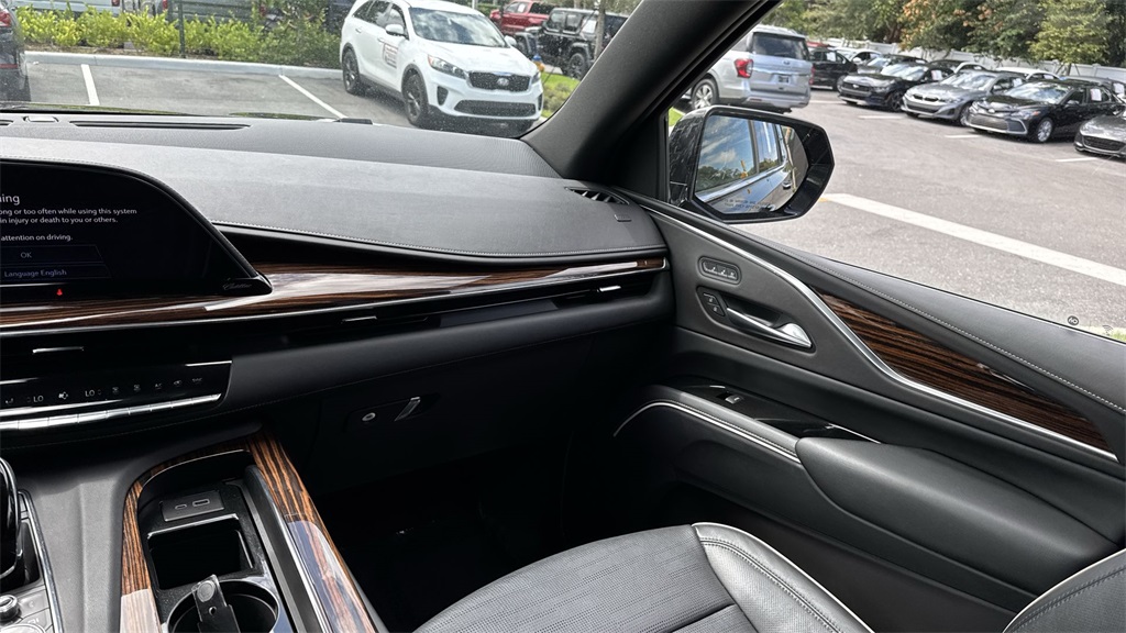 2023 Cadillac Escalade Premium Luxury photo 14