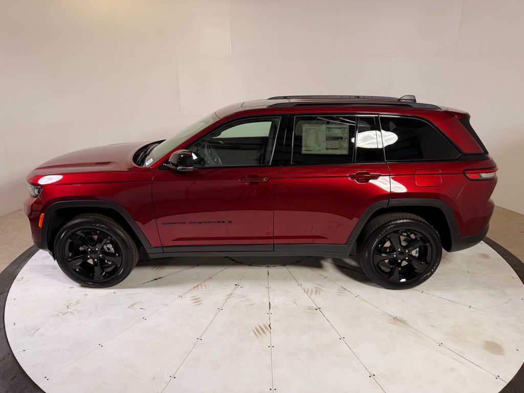 2025 Jeep Grand Cherokee Altitude X photo 4