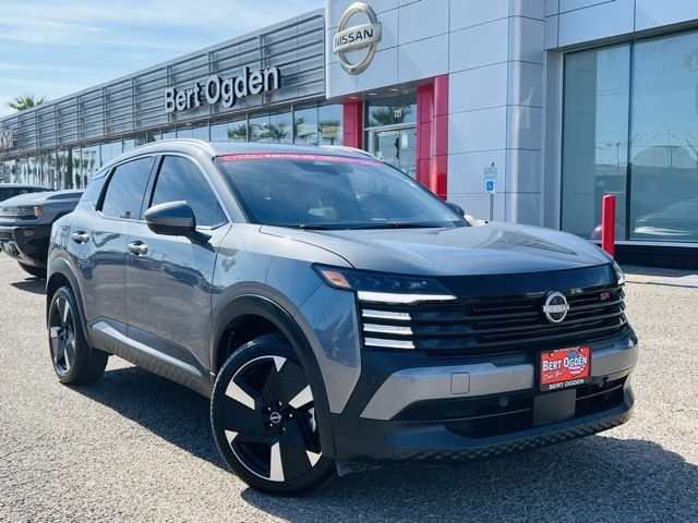 2025 Nissan Kicks SR AWD's photo