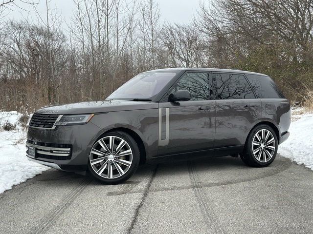 2023 Land Rover Range Rover SE's photo