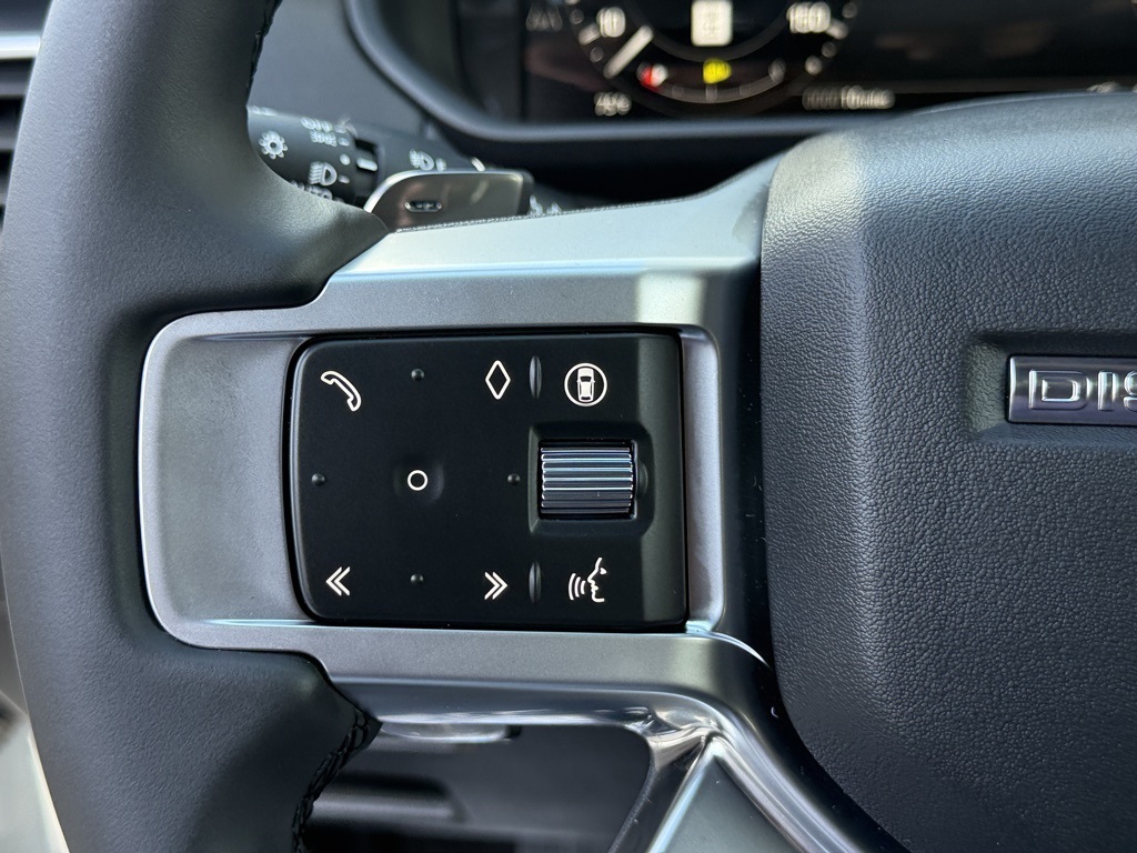 2025 Land Rover Discovery S photo 15