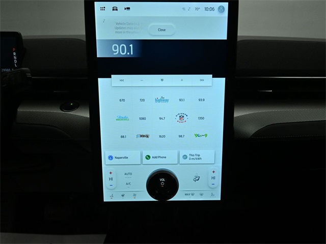 2022 FORD MUSTANG MACH-E - Image 13