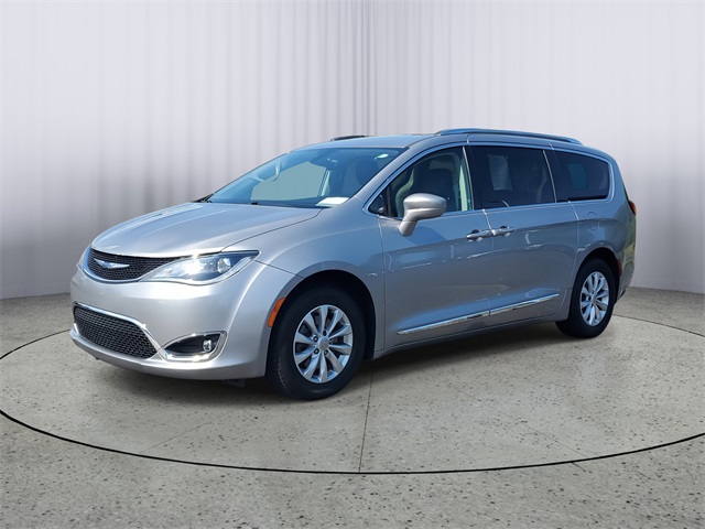 Used 2019 Chrysler Pacifica Touring L with VIN 2C4RC1BG8KR613300 for sale in Paw Paw, MI