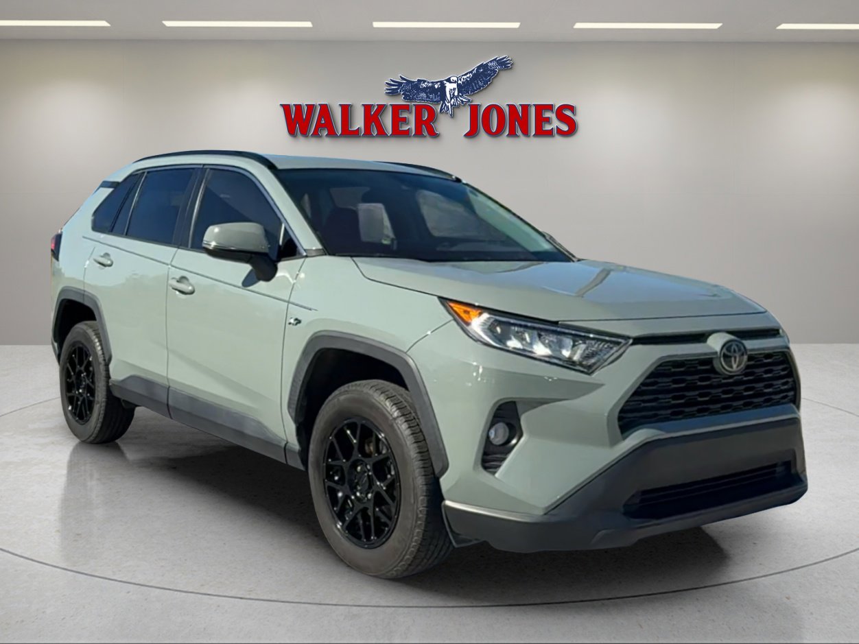 2020 Toyota RAV4 XLE's photo
