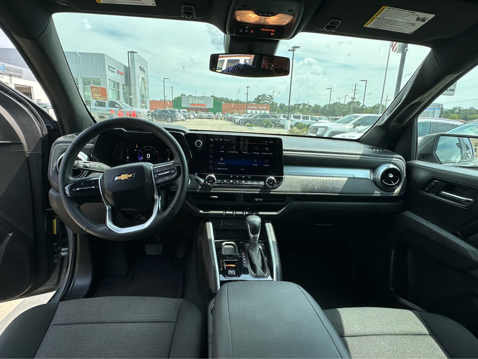 2023 Chevrolet Colorado LT photo 15