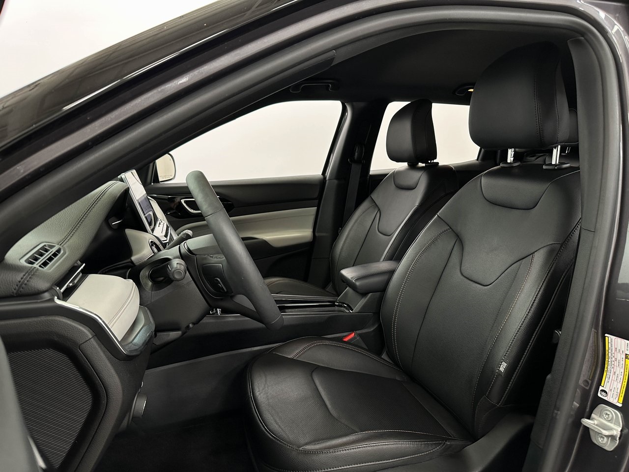 2024 Jeep Compass Limited photo 9
