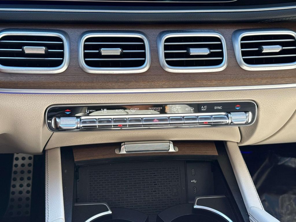 2024 Mercedes Benz GLS 450 4MATIC photo 37