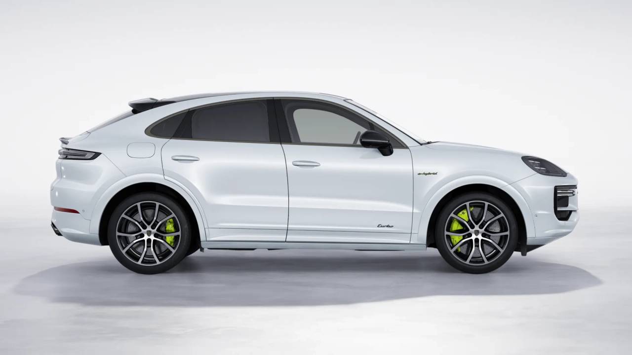 2025 Porsche Cayenne Turbo E-Hybrid photo 6