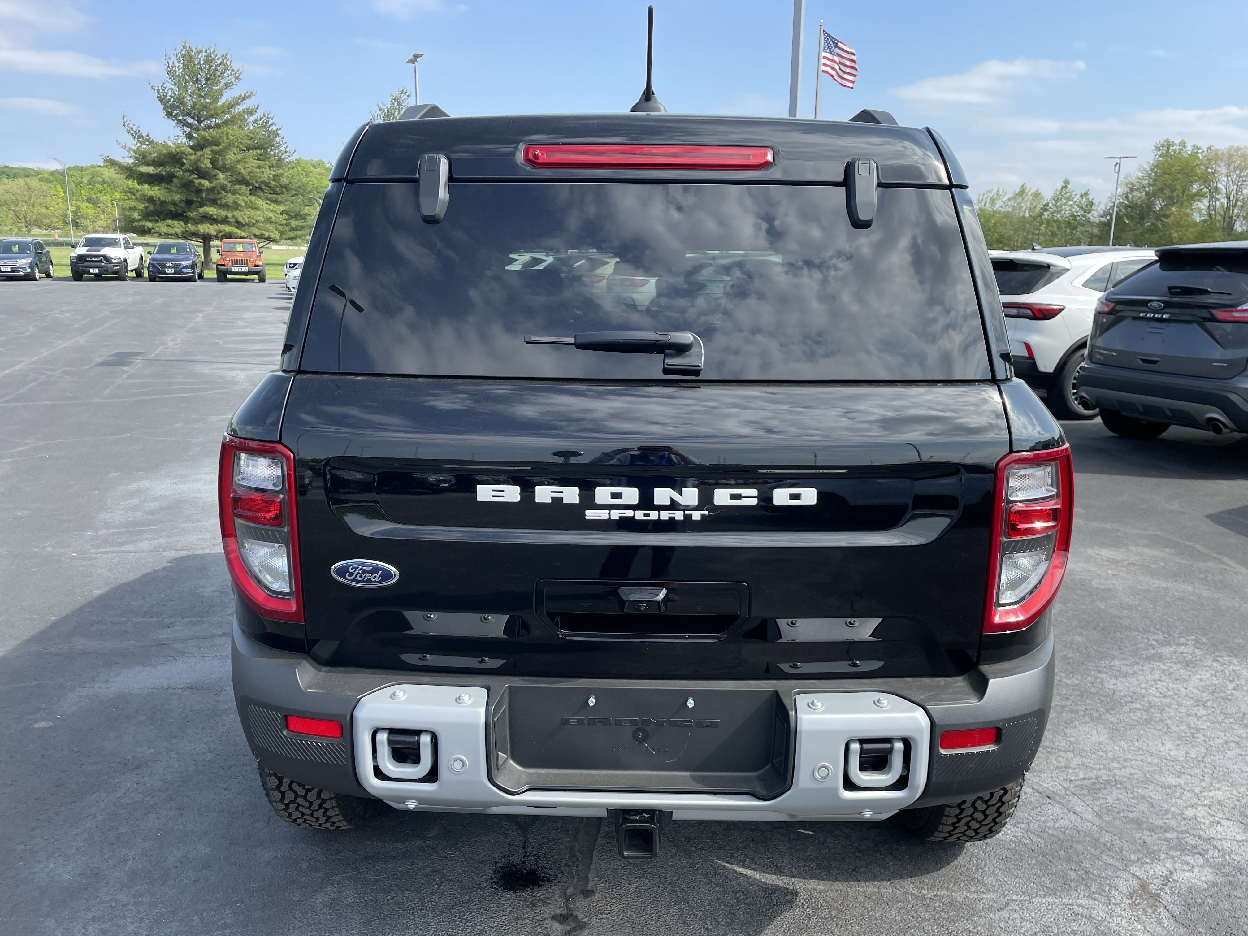 2025 Ford Bronco Sport Badlands photo 3