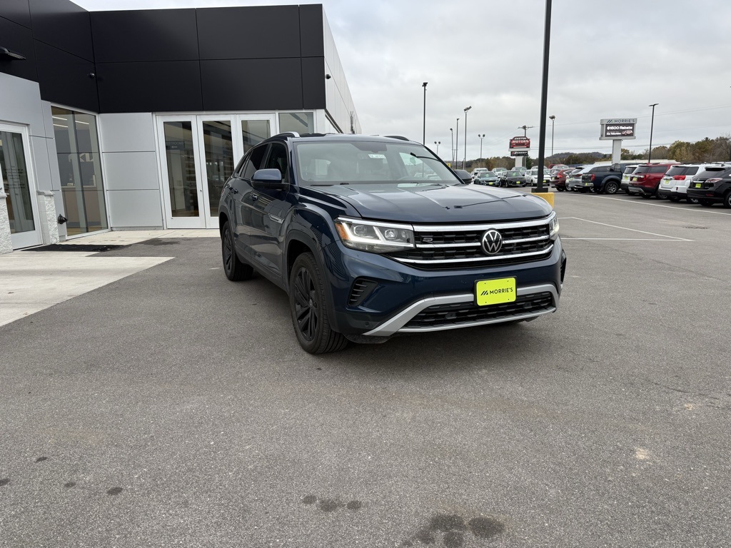 2022 Volkswagen Atlas Cross Sport V6 SE Technology photo 3