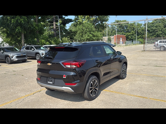 2026 Chevrolet Trailblazer LT photo 4