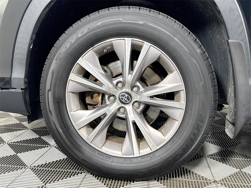 2016 Toyota Highlander LE Plus photo 23