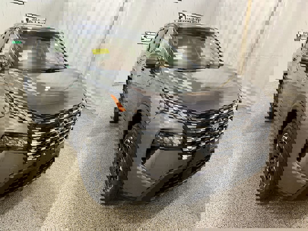 2026 Nissan Rogue SV's photo