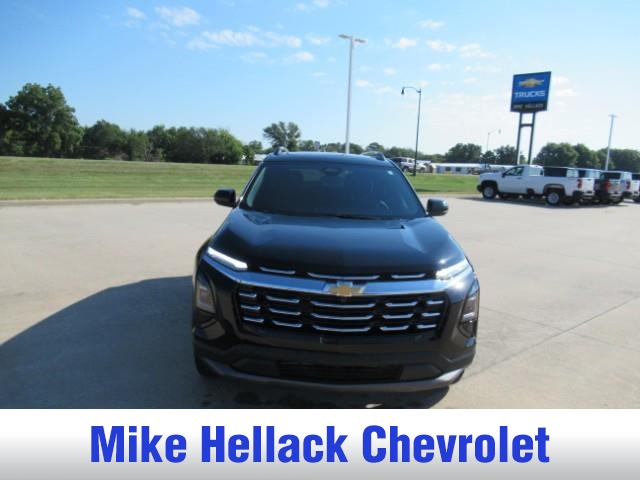 2025 Chevrolet Equinox LT photo 2