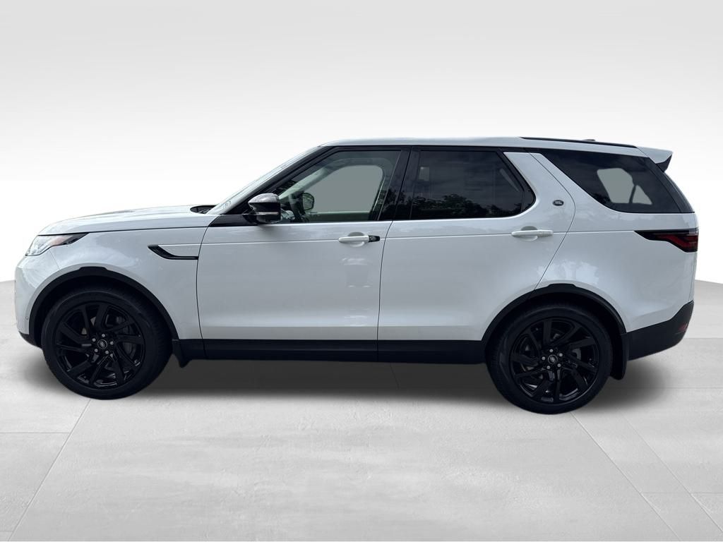 2025 Land Rover Discovery S photo 2