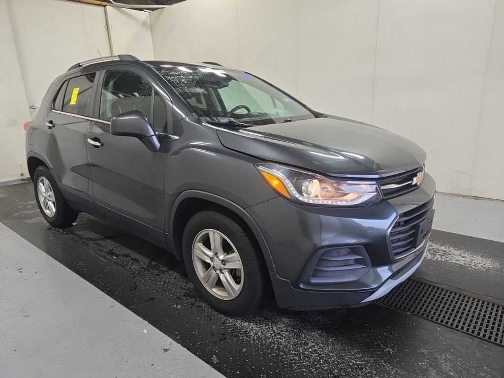 Used 2018 Chevrolet Trax LT with VIN KL7CJLSB8JB678959 for sale in Parma, OH
