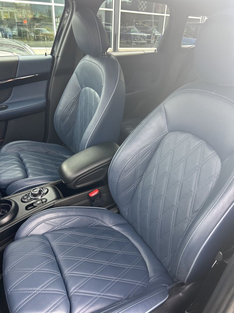 2023 Mini Cooper S Iconic photo 3