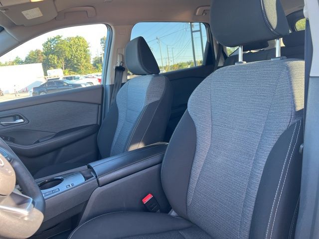 2023 Nissan Rogue SV photo 12