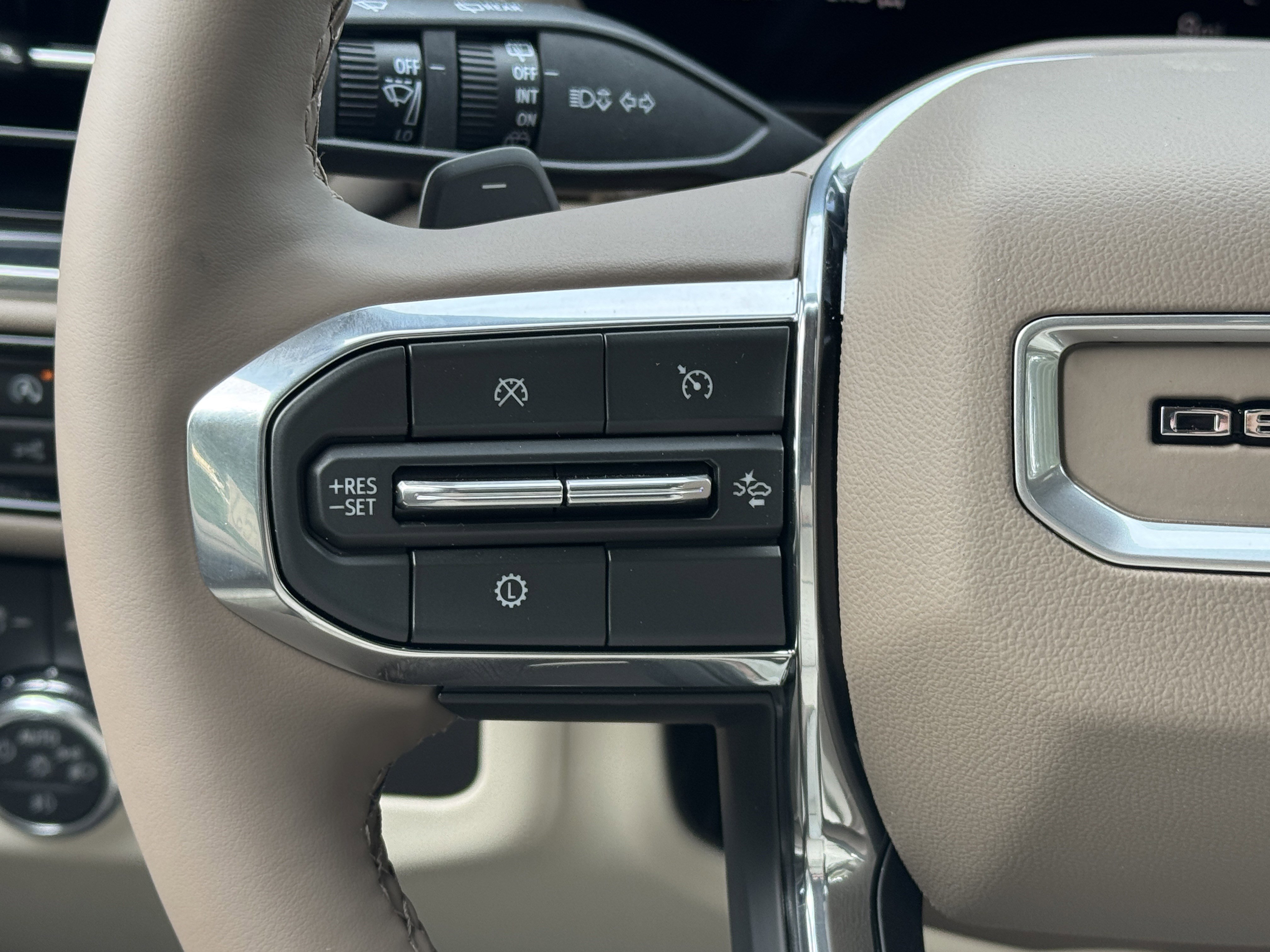 2025 Gmc Yukon Denali photo 9