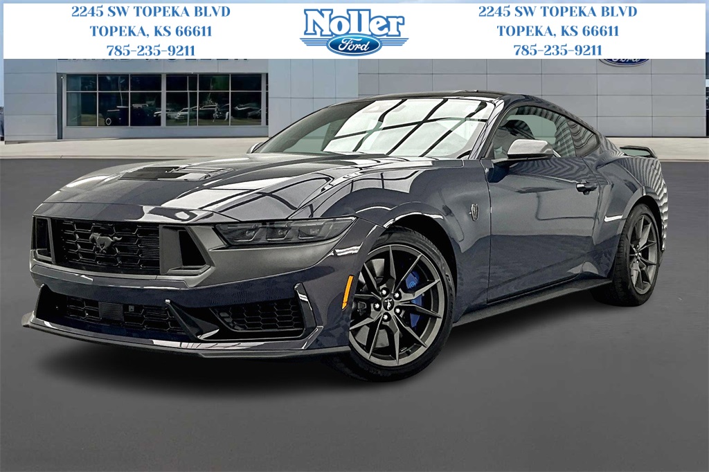 2025 Ford Mustang Dark Horse's photo