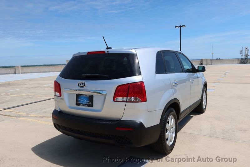 2012 Kia Sorento V6 LX photo 3